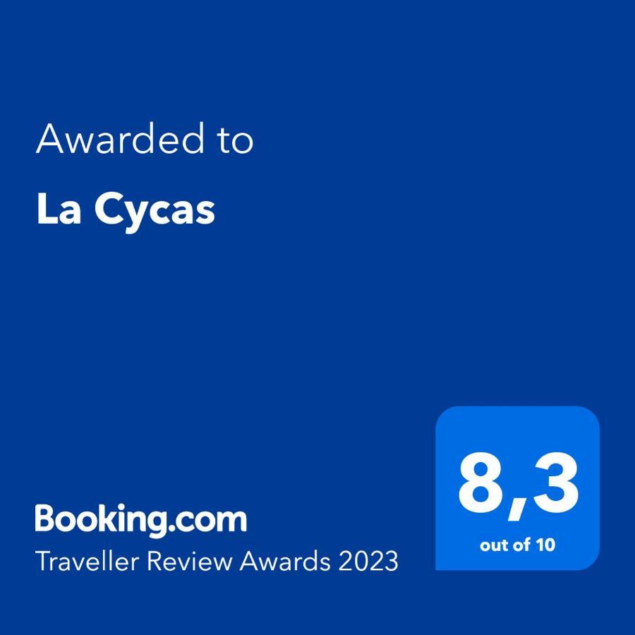トラビーア La Cycas Bed & Breakfast エクステリア 写真